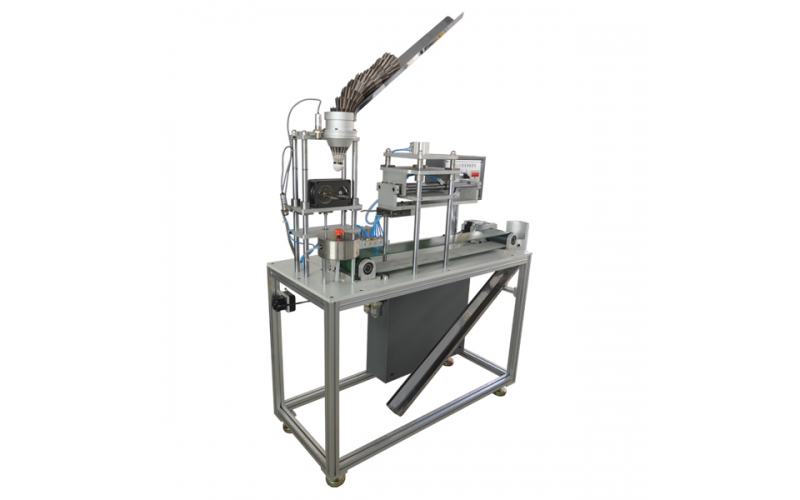 Badminton feather-top adhesive machine